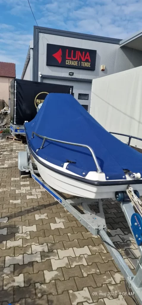 Cerada - prekrivač za čamac od nautičkog platna namontiran na čamac - Luna cerade i tende Novi Sad