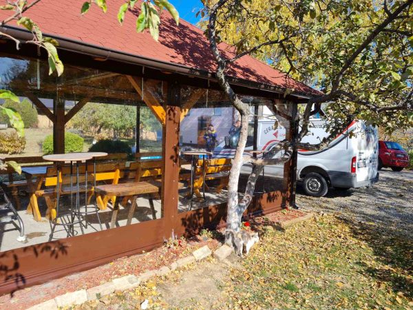 Providna folija za zatvaranje letnjikovca - Izrada Luna cerade i tende Novi Sad
