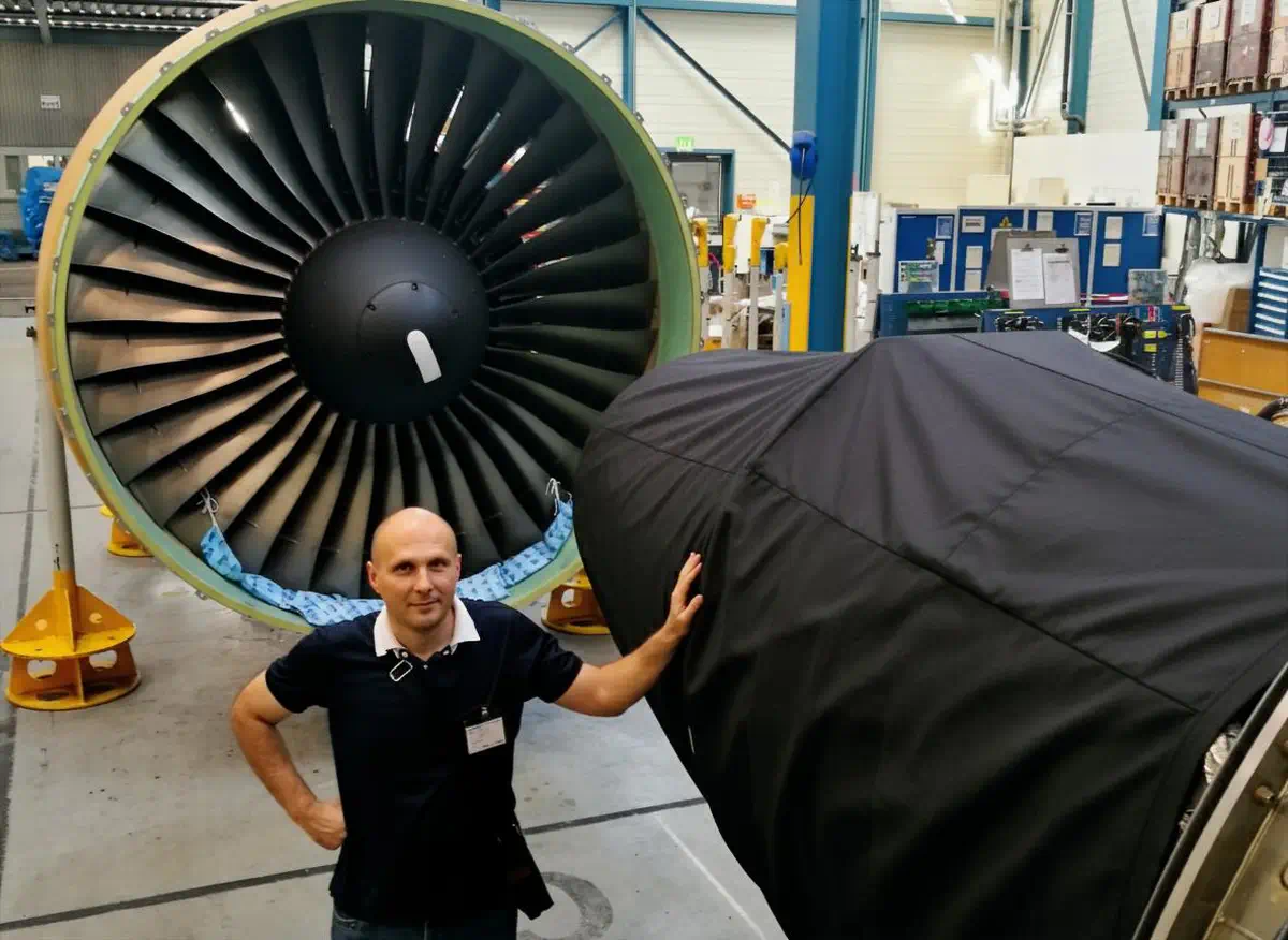 Iskrojena i sašivena zaštitni prekrivač - navlaka za avio mlazni motor od balističkog platna Cordura. izrada, Luna Cerade i Tende 