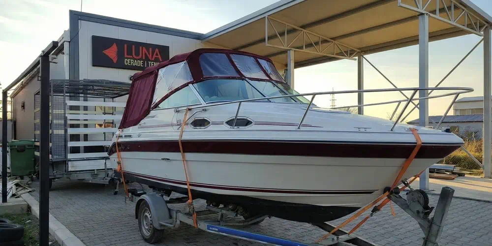 Zatvorena bimini tenda sa prozorima Luna Nautika Novi Sad Srbija